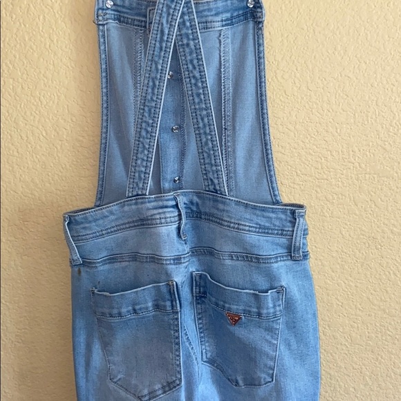 Guess overalls with gold buttons - Picture 3 of 3